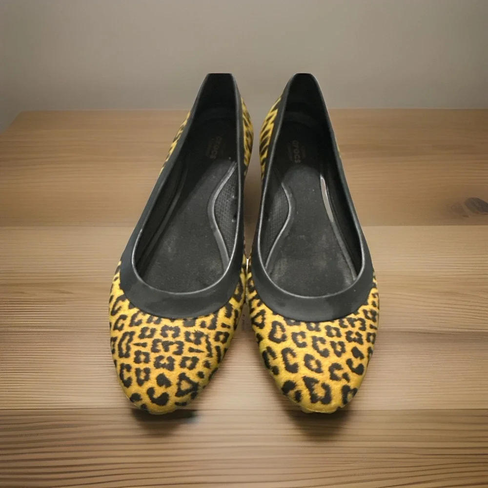 CROCS Lina Womens Size 7 Black Leopard Print Slip On‎ Ballet Flats Shoes